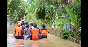 Kader PKS Salurkan Bantuan Untuk Korban Banjir di Patia