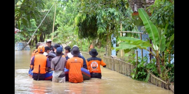 Kader PKS Salurkan Bantuan Untuk Korban Banjir di Patia