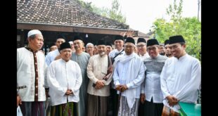 Presiden PKS Ahmad Syaikhu Pimpin Tahlil Ziarah Wali Songo