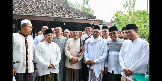 Presiden PKS Ahmad Syaikhu Pimpin Tahlil Ziarah Wali Songo