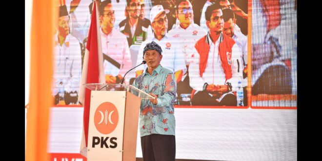 Ketua Umum SPN Sampaikan Langsung Aspirasi Buruh di Hadapan Anies Baswedan