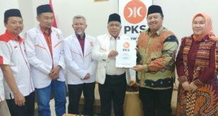 Dapat SK dari DPP PKS untuk Maju Cakada Jombang, Warsubi: Kita Berjuang Bersama untuk Masyarakat